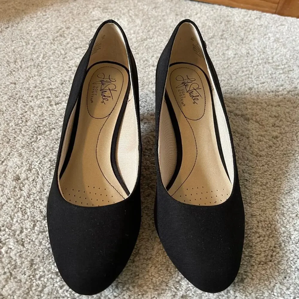 Life Stride Pumps, size 8‎